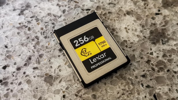 Đánh giác thẻ Professional CFexpress Type-B (256GB), tốc độ vượt trội